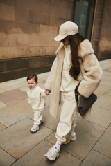 JOGGERS IN CREAM