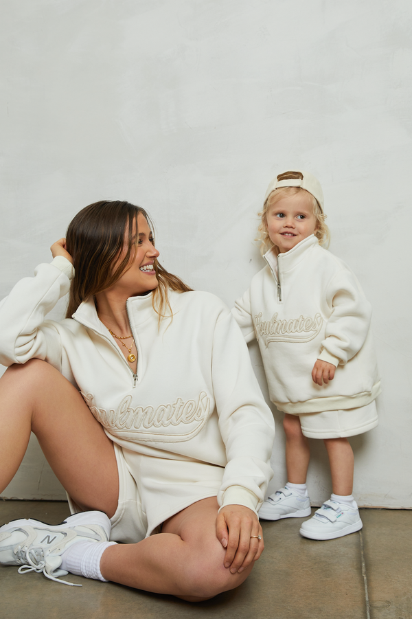 MINI JOGGER SHORTS IN CREAM