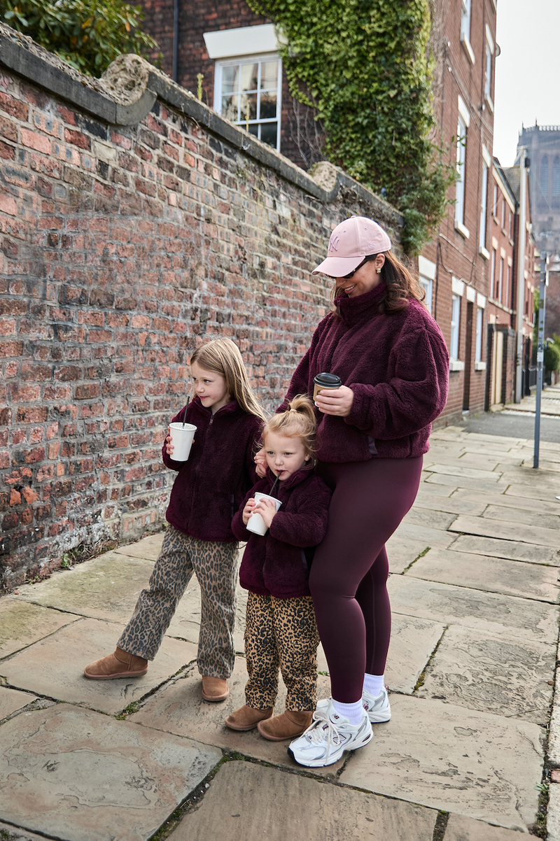 TEDDY FLEECE ZIP JACKET IN CHERRY COLA